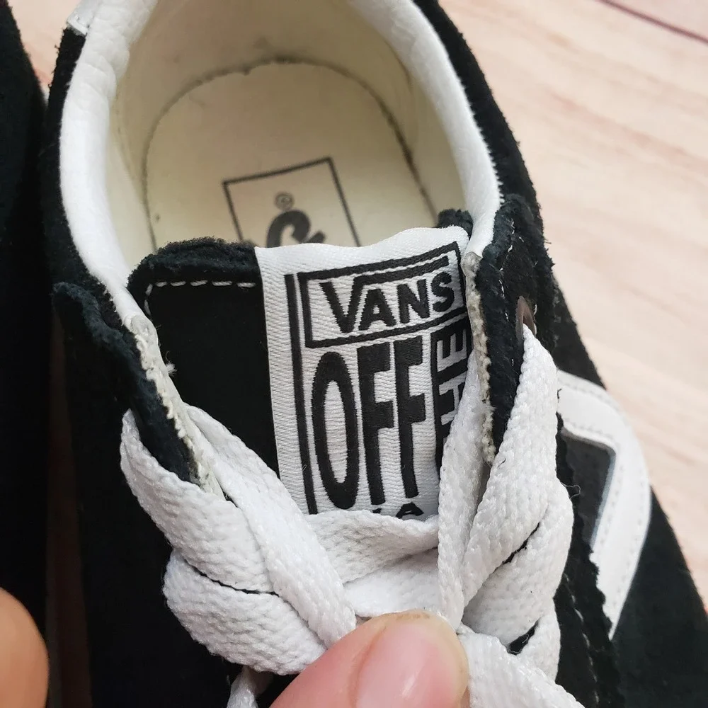 Vans‎ Sport Low Top Suede Sneaker Womens Size 6 Black White Skate Skateboarding